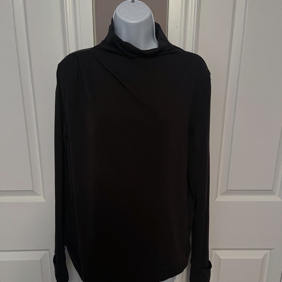 **SOLD** Lululemon | Morning Miles Long sleeve *Rulu - Picture 2 of 7